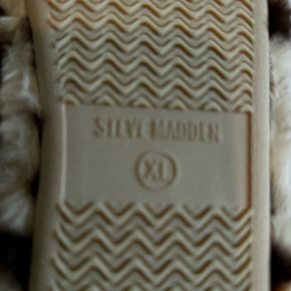 Steve Madden Fuzzy Leopard Slippers Women size XL (9-10) - Picture 7 of 7